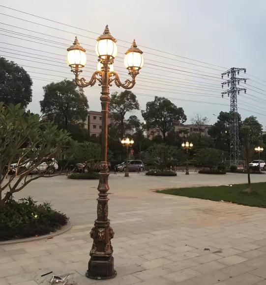麻豆精品无码照明翻砂铝/压铸铝庭院灯安装后亮灯效果