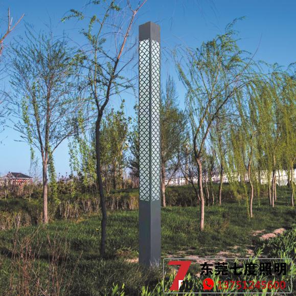 公园现代简约LED麻豆啪啪啪视频柱安装效果图片